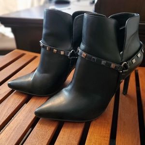 BCBG slip on bootie heels